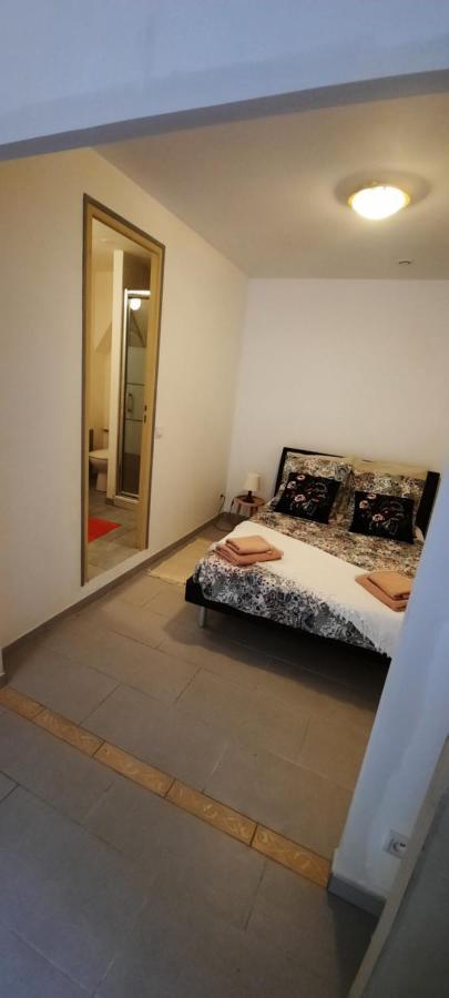 Apparemment Des Moulins Apartment โกลโลบรีแยส์ ภายนอก รูปภาพ